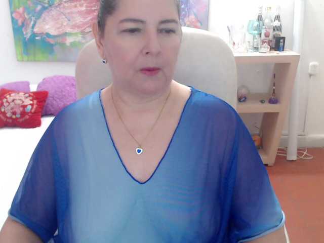 leonela's BongaCams show and profile