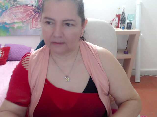 leonela's BongaCams show and profile
