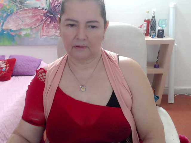 leonela's BongaCams show and profile