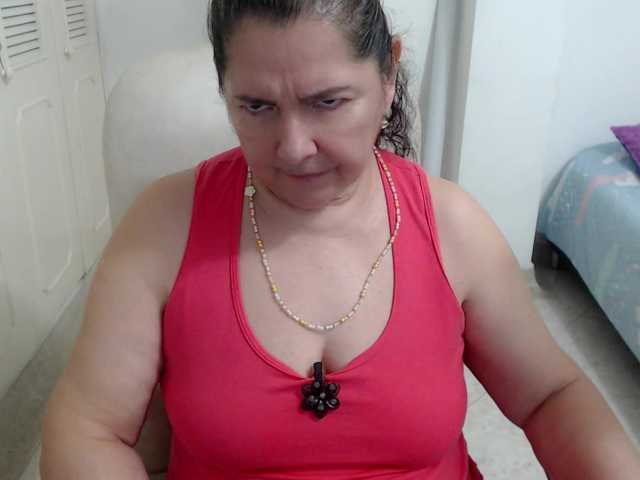 leonela's BongaCams show and profile