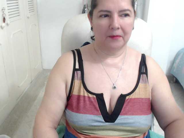 leonela's BongaCams show and profile