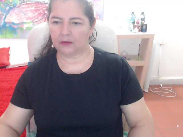 leonela's BongaCams show and profile