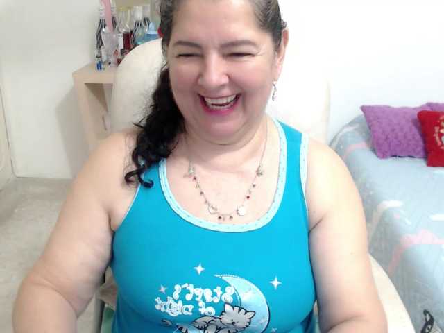 leonela's BongaCams show and profile