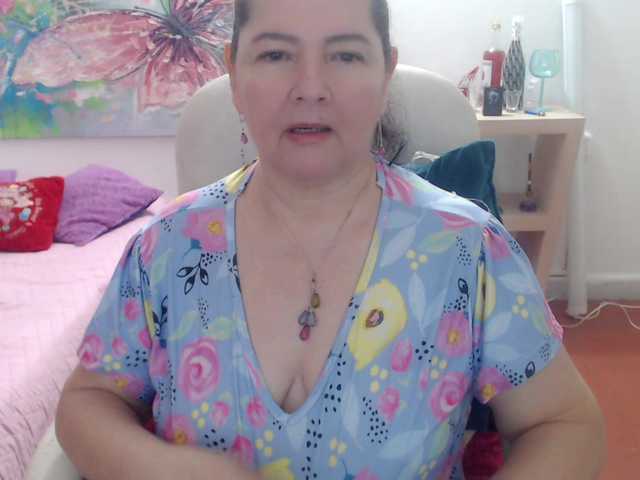 leonela's BongaCams show and profile