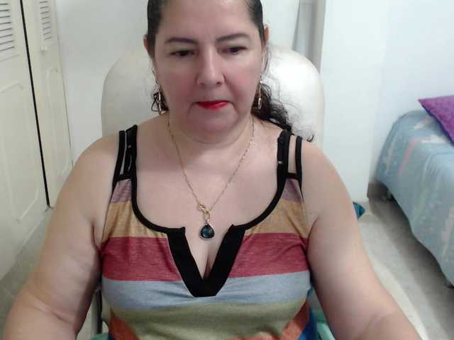 leonela's BongaCams show and profile