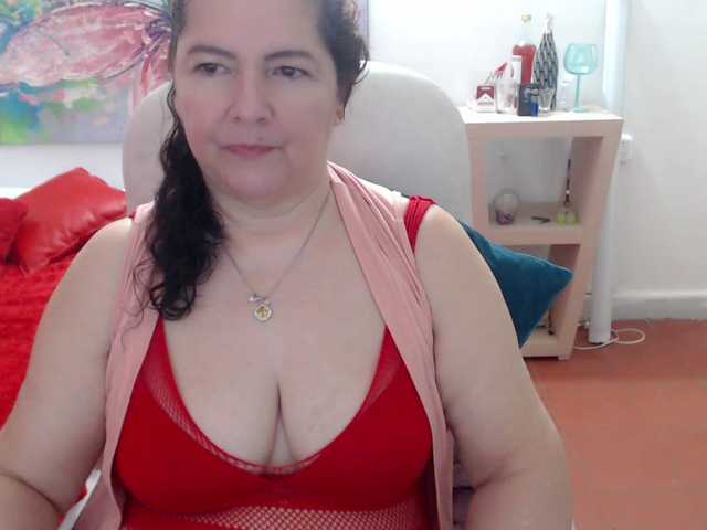 leonela's BongaCams show and profile
