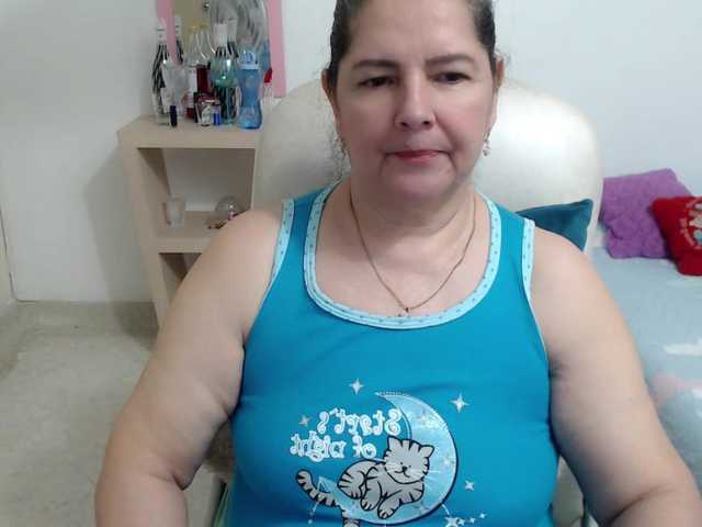 leonela's BongaCams show and profile