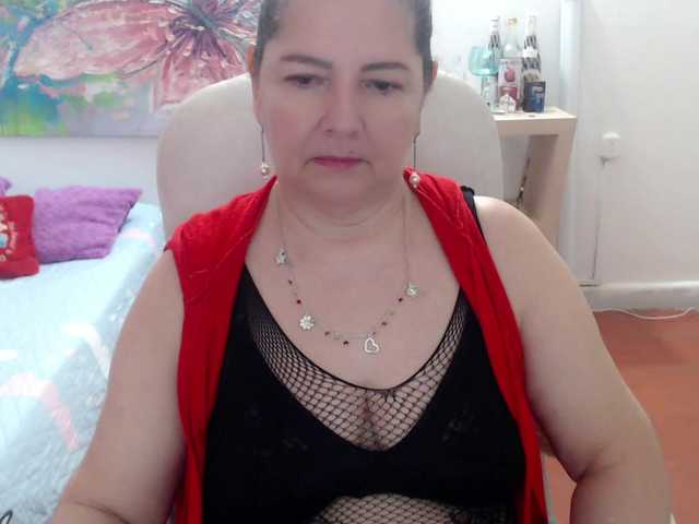 leonela's BongaCams show and profile