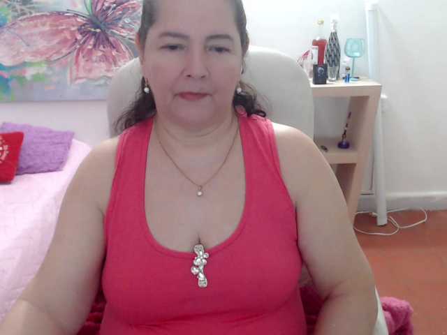 leonela's BongaCams show and profile