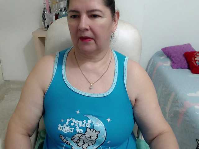 leonela's BongaCams show and profile