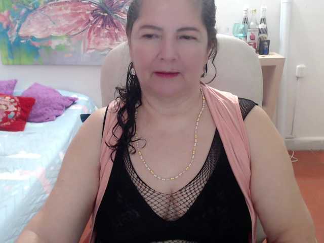 leonela's BongaCams show and profile