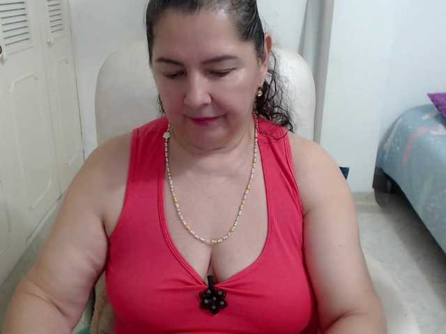 leonela's BongaCams show and profile