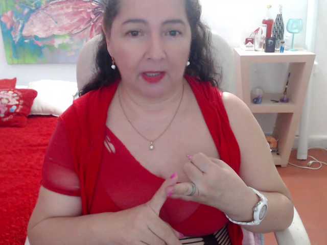 leonela's BongaCams show and profile