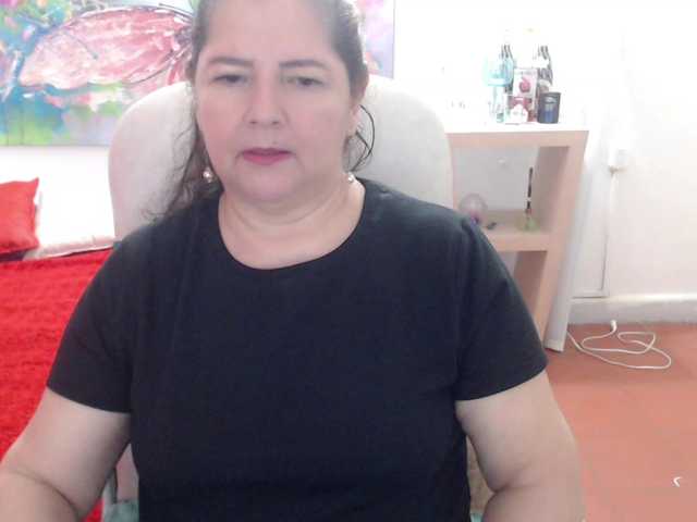leonela's BongaCams show and profile