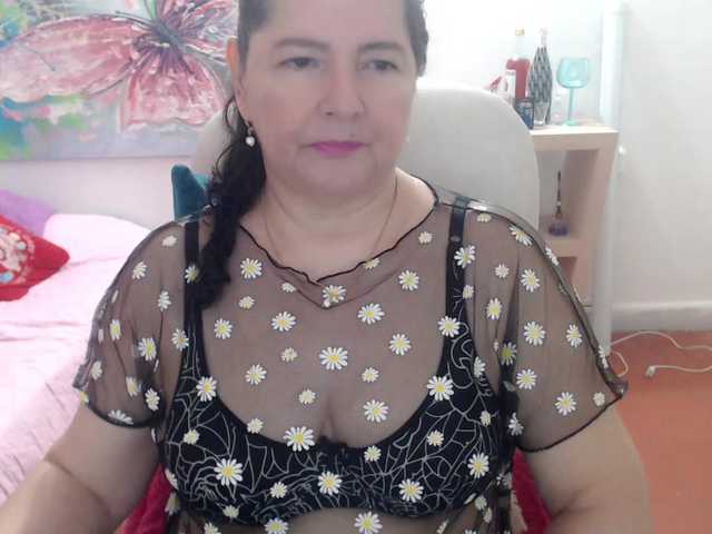 leonela's BongaCams show and profile