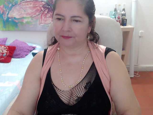leonela's BongaCams show and profile