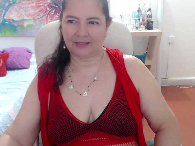 leonela's BongaCams show and profile