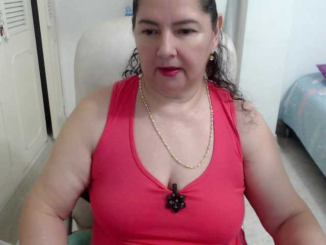 leonela's BongaCams show and profile