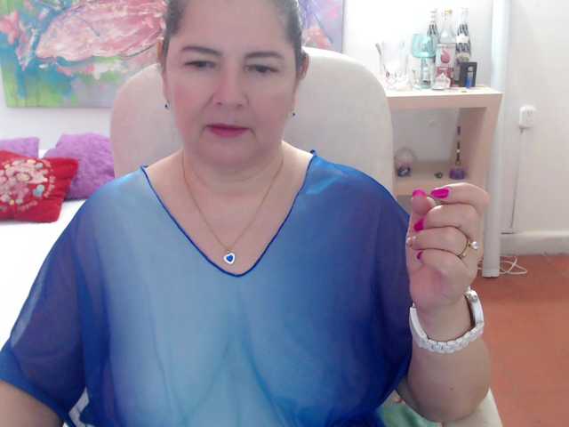 leonela's BongaCams show and profile