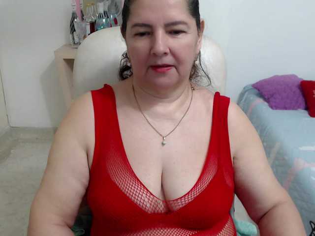 leonela's BongaCams show and profile