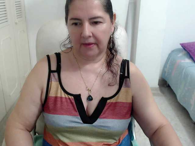 leonela's BongaCams show and profile