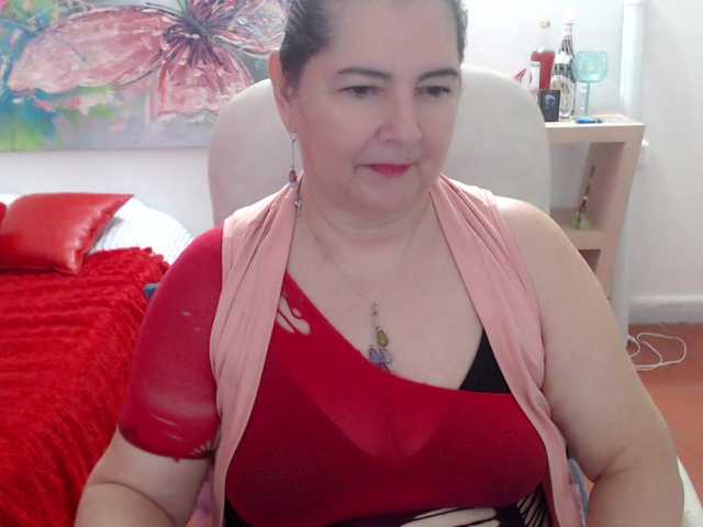 leonela's BongaCams show and profile