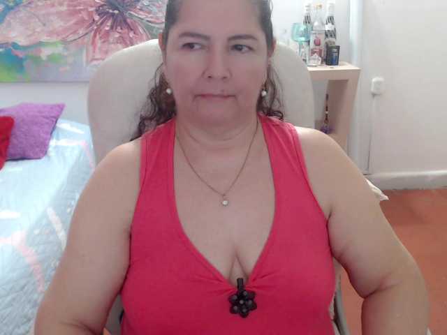 leonela's BongaCams show and profile