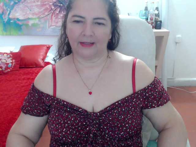 leonela's BongaCams show and profile
