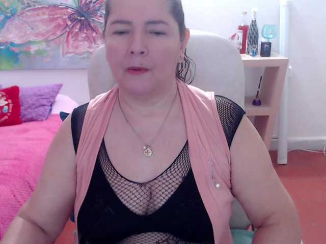 leonela's BongaCams show and profile