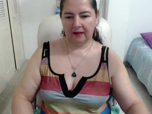 leonela's BongaCams show and profile