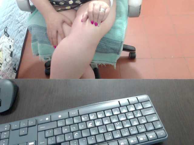 leonela's BongaCams show and profile