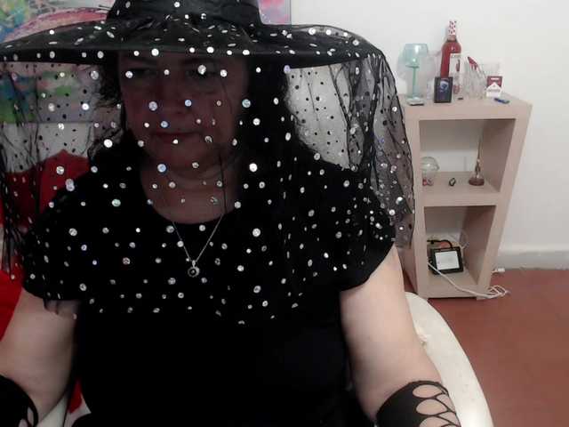 leonela, une amatrice française avec qui discuter et avoir du sexe