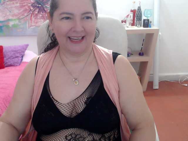 leonela's BongaCams show and profile