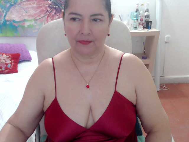 leonela's BongaCams show and profile