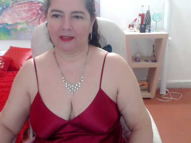 leonela's BongaCams show and profile