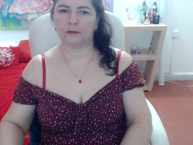 leonela's BongaCams show and profile