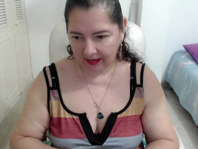 leonela's BongaCams show and profile