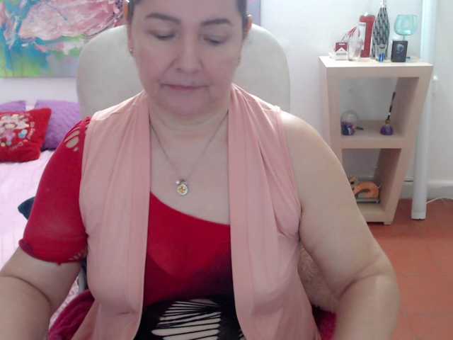 leonela's BongaCams show and profile