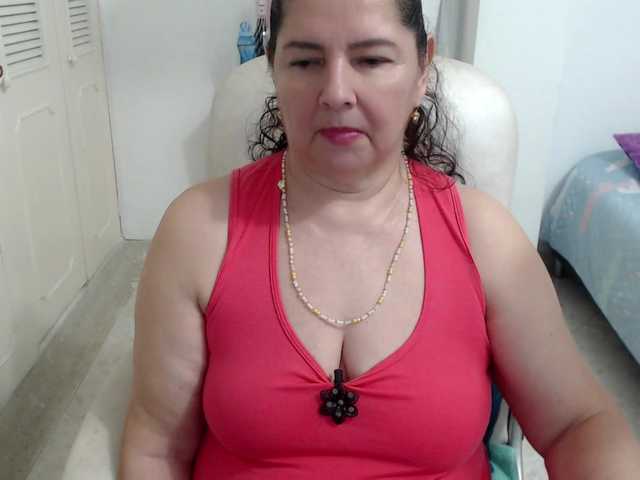 leonela's BongaCams show and profile