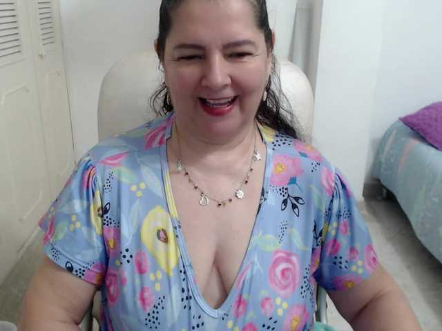 leonela's BongaCams show and profile