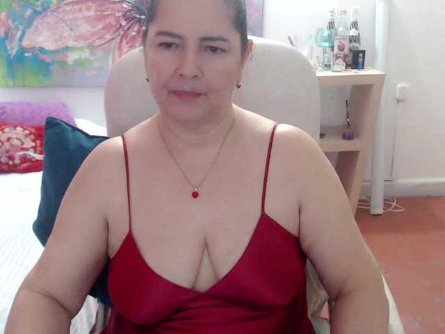 leonela live cam profile
