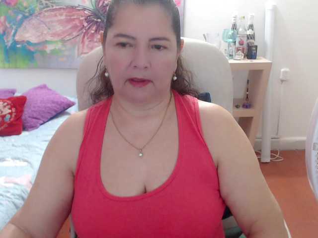 leonela's BongaCams show and profile
