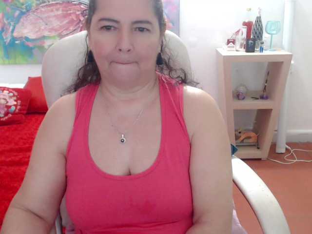 leonela's BongaCams show and profile