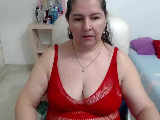 leonela's BongaCams show and profile