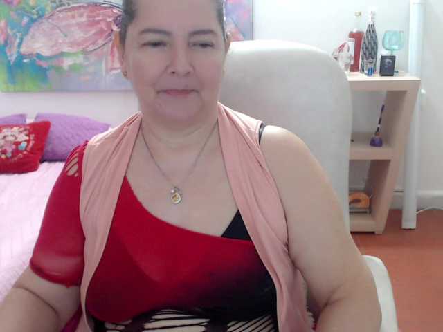 leonela's BongaCams show and profile