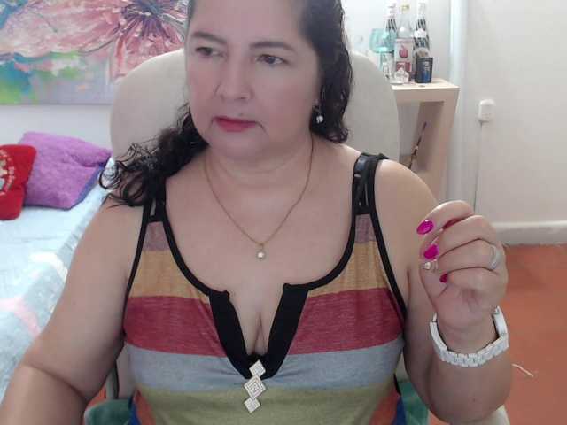 leonela's BongaCams show and profile