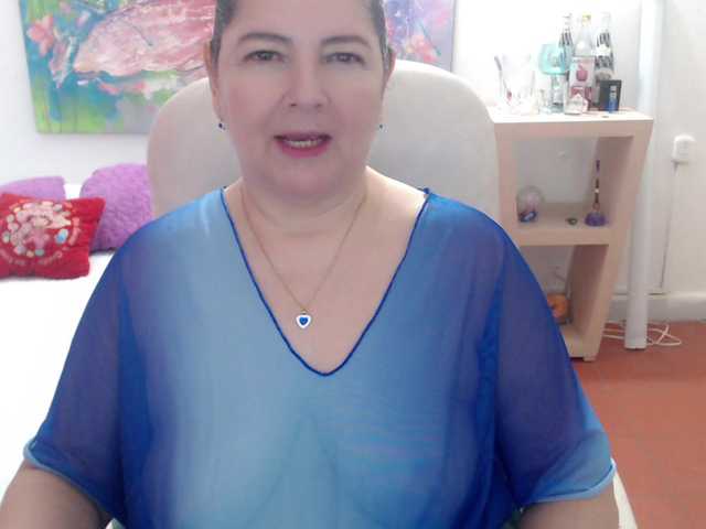 leonela's BongaCams show and profile