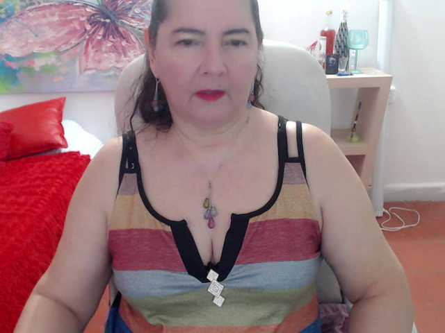leonela's BongaCams show and profile