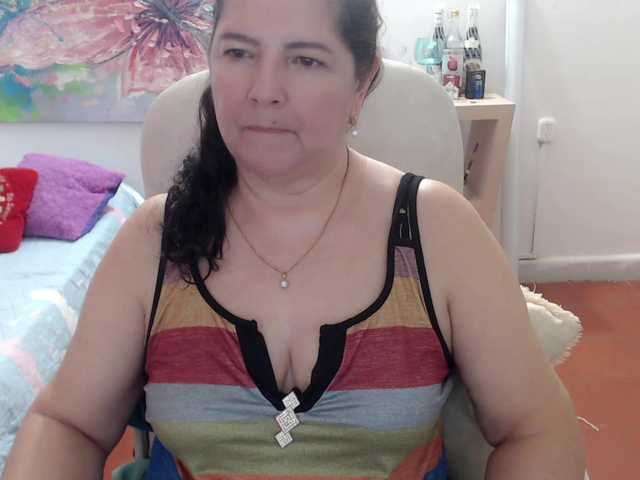 leonela's BongaCams show and profile