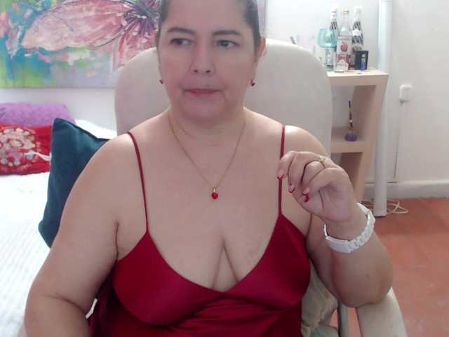 leonela's BongaCams show and profile